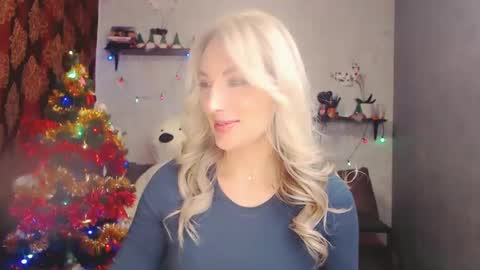 Snapshot of millaxqueen chatting on 12/14/24, 05:18 MillaXQueen online show from 12/14/24, 05:18