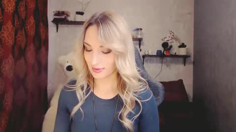 Snapshot of millaxqueen chatting on 02/23/25, 08:49 MillaXQueen online show from 02/23/25, 08:49