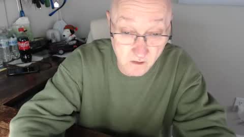 Snapshot of millenium0129 chatting on 12/20/24, 02:49 millenium0129 online show from 12/20/24, 02:49