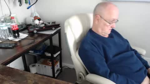 Snapshot of millenium0129 chatting on 01/27/25, 04:33 millenium0129 online show from 01/27/25, 04:33