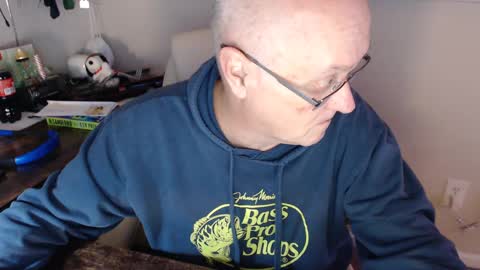 Snapshot of millenium0129 chatting on 02/11/25, 01:41 millenium0129 online show from 02/11/25, 01:41