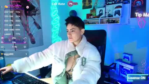 Snapshot of milley_rose chatting on 09/19/25, 10:21 Im girl my name is Johana online show from 09/19/25, 10:21
