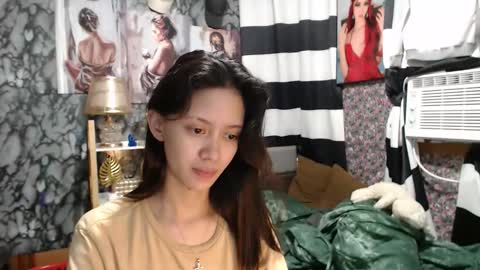 Snapshot of millie_fox21 chatting on 09/15/25, 02:50 Im Milliedont forget to follow me online show from 09/15/25, 02:50