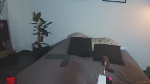 Snapshot of milliejhonson chatting on 02/08/25, 05:50 Mila online show from 02/08/25, 05:50
