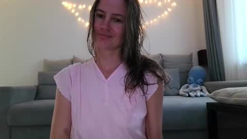 Snapshot of milly_browski chatting on 09/16/25, 02:18 milly_browski online show from 09/16/25, 02:18