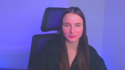Snapshot of milly_liss chatting on 12/18/24, 11:02 Milly online show from 12/18/24, 11:02