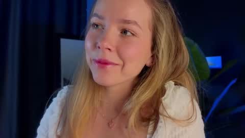 Milly    online show from 03/04/25, 06:58