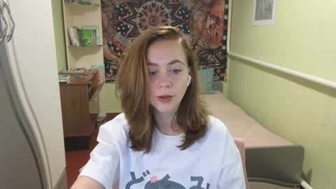 Snapshot of milora_ chatting on 09/13/25, 03:56 Mila online show from 09/13/25, 03:56