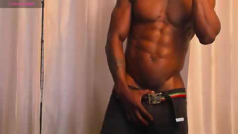 Snapshot of miltonn_jakee chatting on 01/08/25, 10:27 Miltonn online show from 01/08/25, 10:27