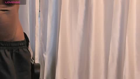 Snapshot of miltonn_jakee chatting on 01/09/25, 11:58 Miltonn online show from 01/09/25, 11:58