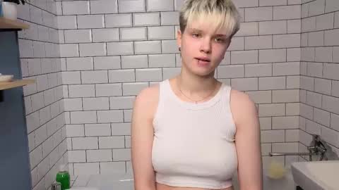 Sonya online show from 10/21/25, 01:12