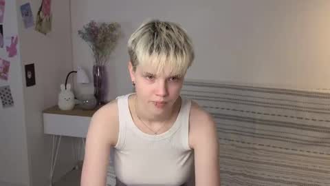 Sonya online show from 10/22/25, 02:17