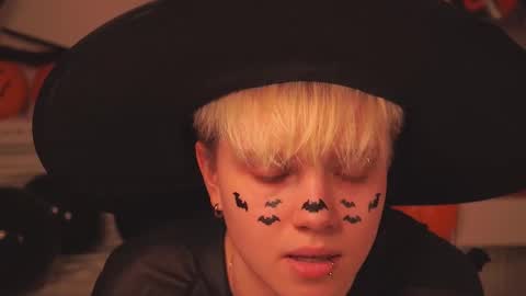 Sonya online show from 10/31/25, 01:23