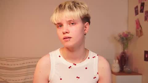 Sonya online show from 11/11/25, 02:17