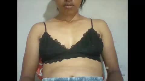 Snapshot of mimisexy295320 chatting on 01/07/25, 10:43 mimisexy295320 online show from 01/07/25, 10:43