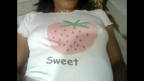 Snapshot of mimisexy295320 chatting on 01/25/25, 10:19 mimisexy295320 online show from 01/25/25, 10:19