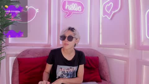 Snapshot of min_minjil chatting on 01/25/25, 11:44 Minji online show from 01/25/25, 11:44