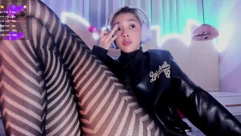 Snapshot of min_minjil chatting on 01/28/25, 05:46 Minji online show from 01/28/25, 05:46