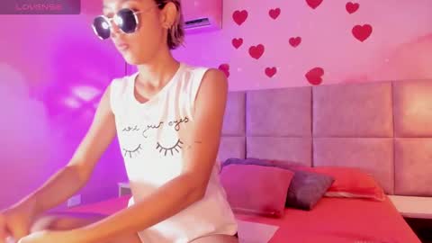Snapshot of min_minjil chatting on 03/12/25, 11:42 Minji online show from 03/12/25, 11:42