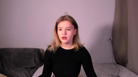 hi Im Mina  online show from 12/13/24, 01:37