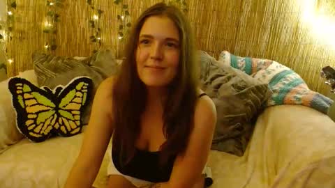 Snapshot of mindymounds chatting on 10/21/25, 07:09 Mindy online show from 10/21/25, 07:09