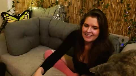 Snapshot of mindymounds chatting on 12/01/25, 06:57 Mindy online show from 12/01/25, 06:57