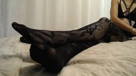 mindyourmanners_ online show from 10/10/25, 02:32