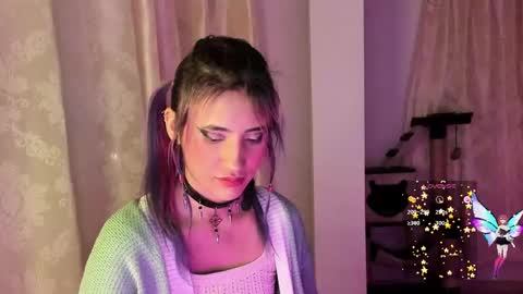 Snapshot of minefoxy2 chatting on 12/11/24, 12:02 Amber online show from 12/11/24, 12:02