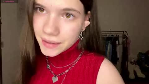 Amelia online show from 11/16/25, 04:12