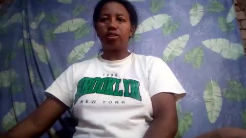 Snapshot of minie4tina chatting on 03/05/25, 05:29 Minie4Tina online show from 03/05/25, 05:29
