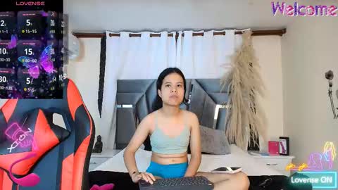 minilove_01 online show from 10/16/25, 12:06