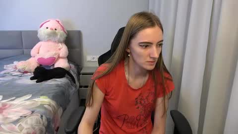 Snapshot of minisweetkt chatting on 11/04/25, 04:22 Kate online show from 11/04/25, 04:22