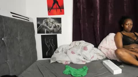 minlavine online show from 10/08/25, 06:27