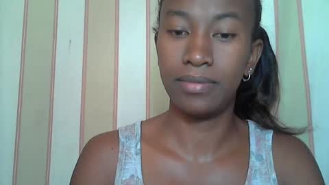 Snapshot of minouch211907 chatting on 02/10/25, 04:52 minouch211907 online show from 02/10/25, 04:52