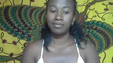 Snapshot of minouch211907 chatting on 10/12/25, 01:10 minouch211907 online show from 10/12/25, 01:10