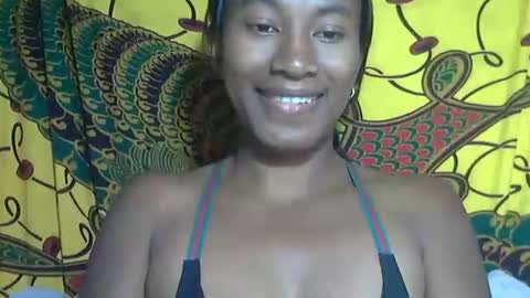 Snapshot of minouch211907 chatting on 10/16/25, 05:25 minouch211907 online show from 10/16/25, 05:25