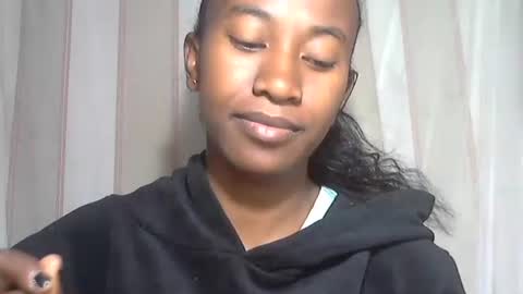 Snapshot of minouch211907 chatting on 10/20/25, 02:45 minouch211907 online show from 10/20/25, 02:45