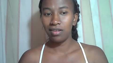 Snapshot of minouch211907 chatting on 10/21/25, 07:42 minouch211907 online show from 10/21/25, 07:42