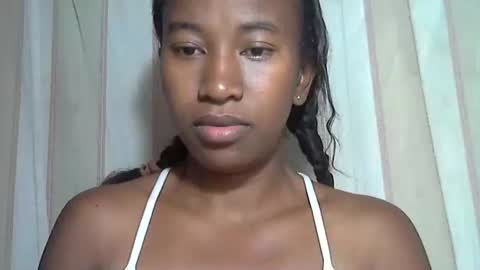 Snapshot of minouch211907 chatting on 10/22/25, 02:56 minouch211907 online show from 10/22/25, 02:56