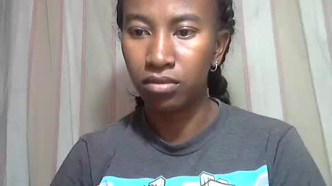 Snapshot of minouch211907 chatting on 10/31/25, 04:57 minouch211907 online show from 10/31/25, 04:57