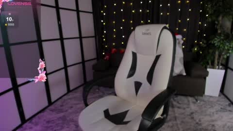 Rosie online show from 12/28/24, 02:33