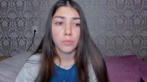 Snapshot of mira_bloempje chatting on 10/22/25, 07:46 Mira online show from 10/22/25, 07:46