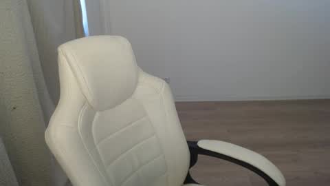 Snapshot of mira_g chatting on 10/03/25, 06:32 mira_g online show from 10/03/25, 06:32