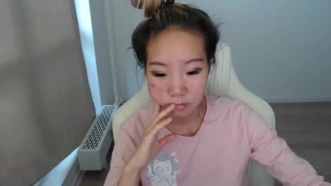 mira_g online show from 10/27/25, 08:51