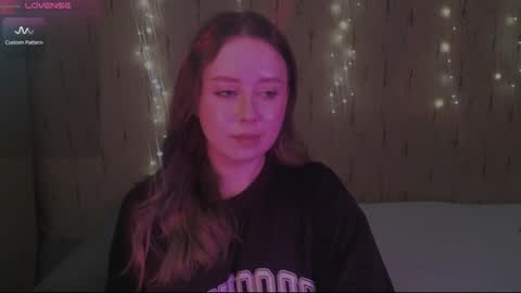 Snapshot of miranadevl chatting on 02/04/25, 10:02 Kira online show from 02/04/25, 10:02