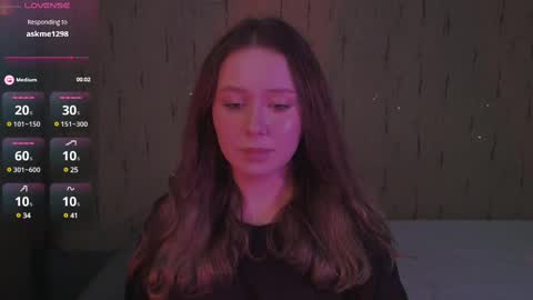 Snapshot of miranadevl chatting on 03/05/25, 08:32 Kira online show from 03/05/25, 08:32