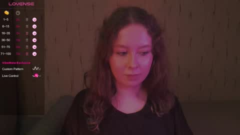 Snapshot of miranadevl chatting on 09/18/25, 09:28 Kira online show from 09/18/25, 09:28