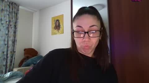 Snapshot of miranda_wish chatting on 01/09/25, 08:03 MIRANDA online show from 01/09/25, 08:03