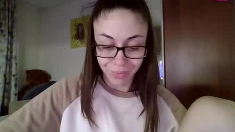 Snapshot of miranda_wish chatting on 01/19/25, 03:42 MIRANDA online show from 01/19/25, 03:42