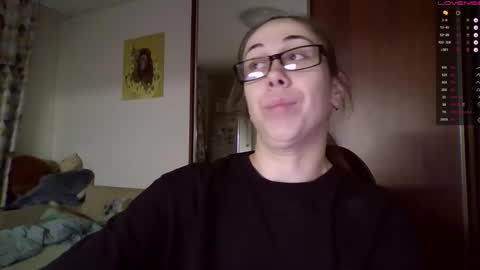 Snapshot of miranda_wish chatting on 09/23/25, 05:16 MIRANDA online show from 09/23/25, 05:16